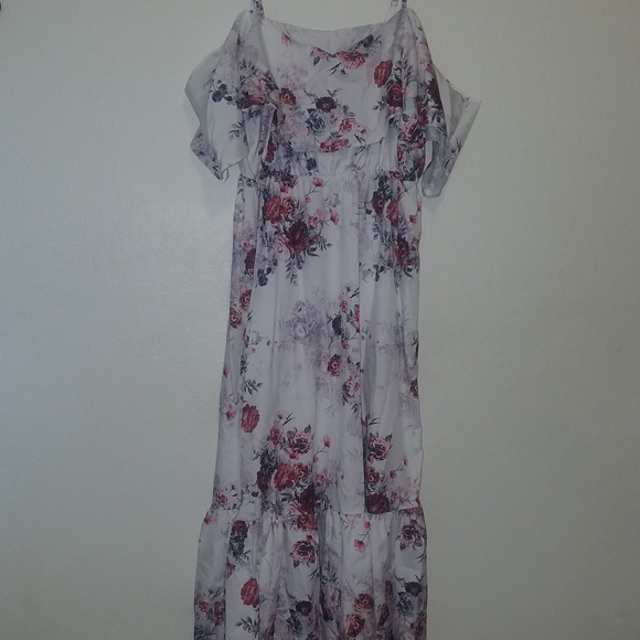 Flamingo Dresses & Skirts - Elegant Floral Cold-Shoulder Maxi Dress